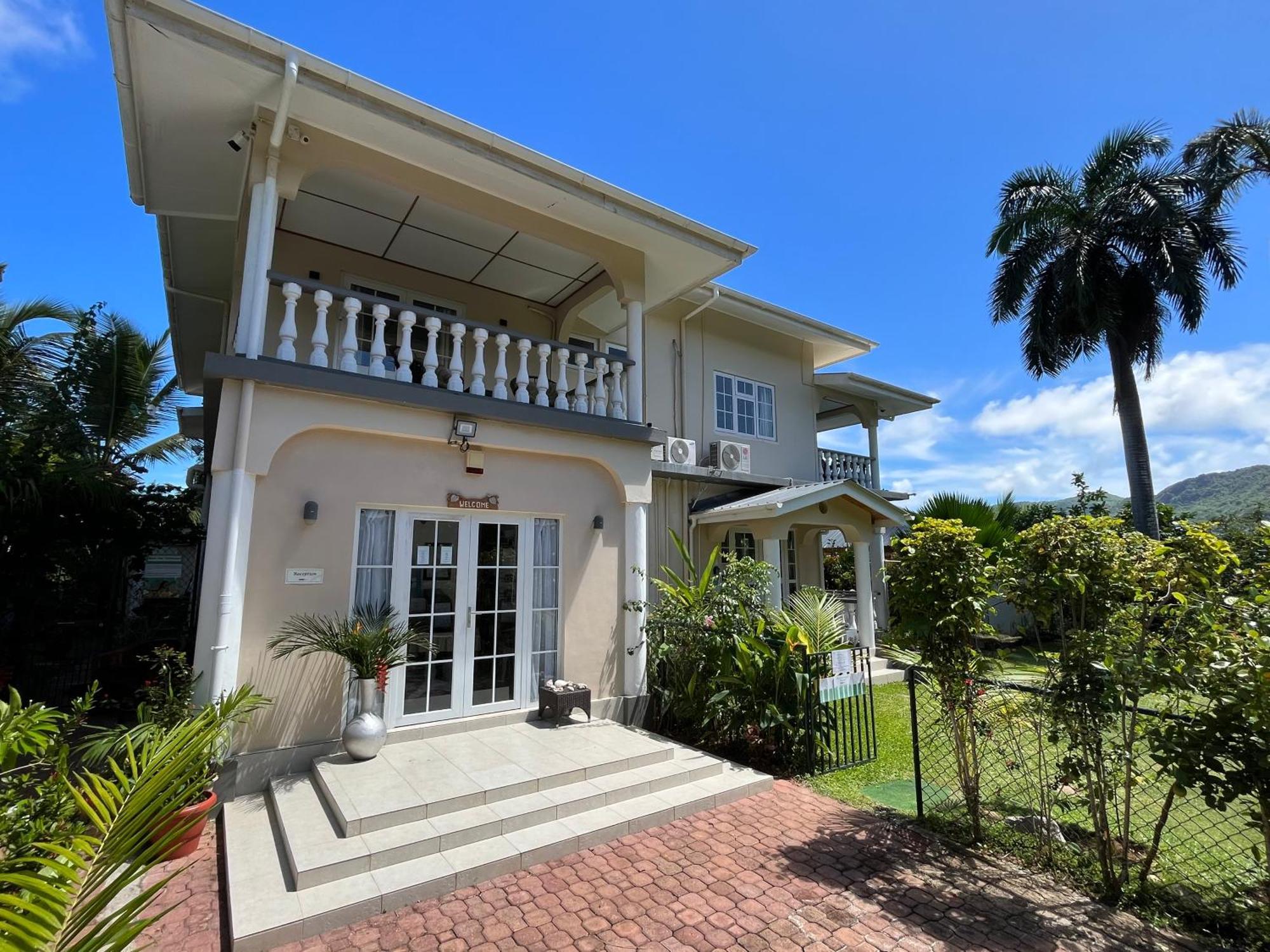 Royal Bay Apartment *